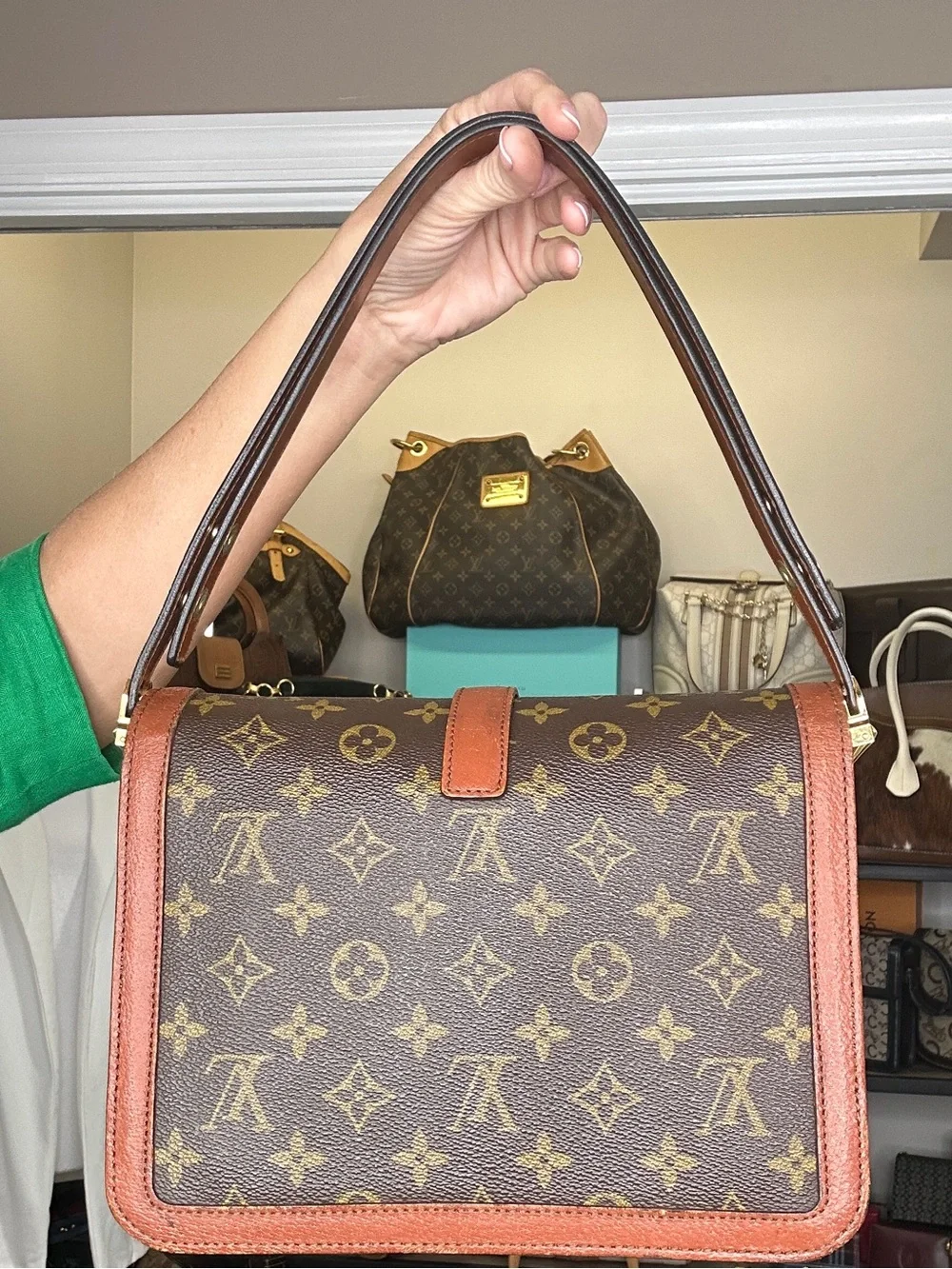 Louis Vuitton Vintage Sac Rond Point Monogram Shoulder Bag | Rare | 2 COAs - Picture 4 of 17